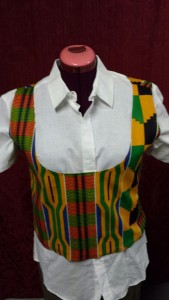 照片：用非洲传统织物镶嵌的衬衣/用非洲传统布料制作的女裙