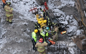 ottawa-rescue-fire-construction-pit-preston-street-march-23-2016
