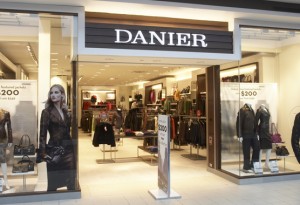 加拿大最大皮衣店Danier申请破产-